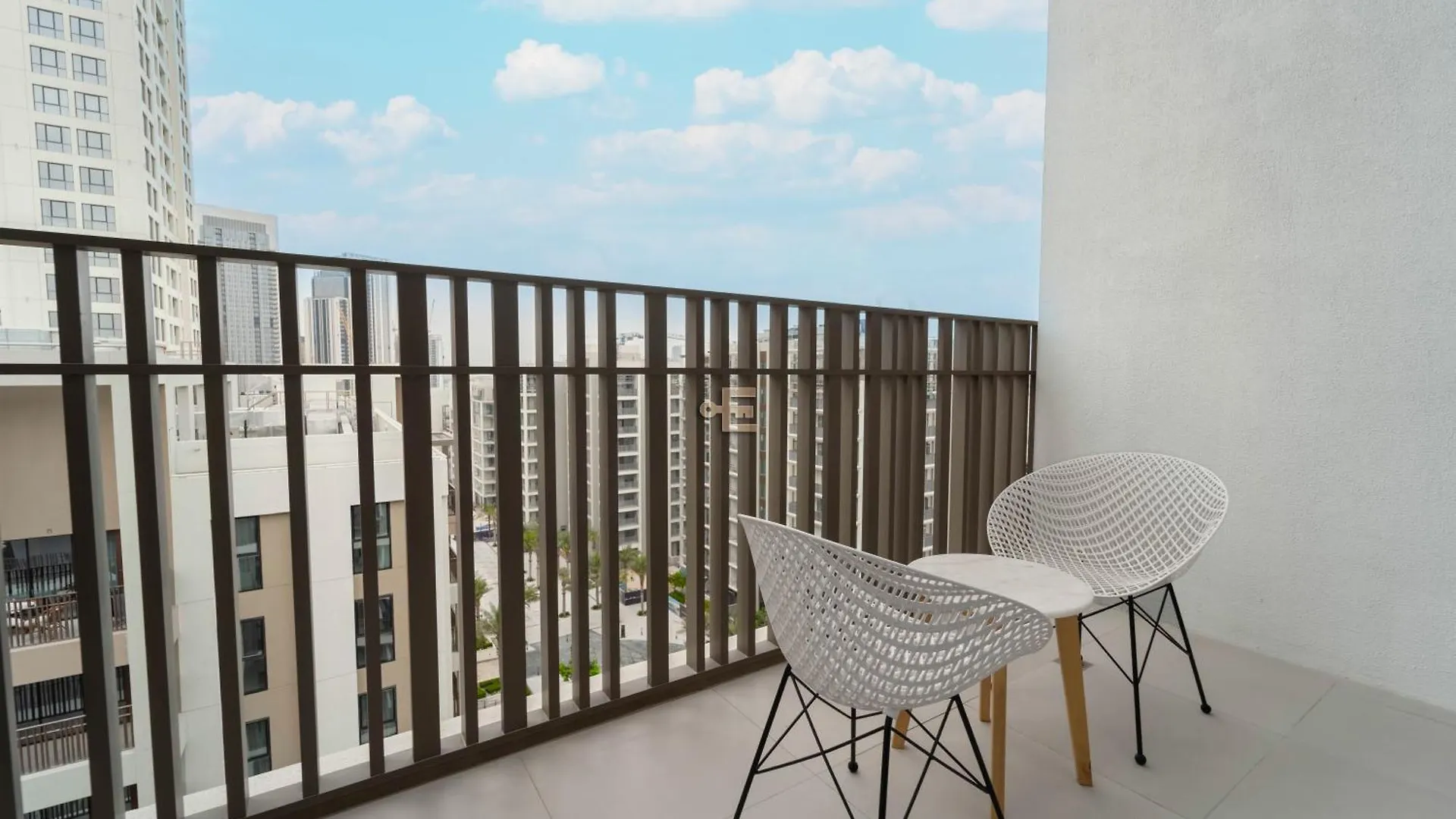 1-Bedroom Apartment In Summer At Creek Beach Dubai
